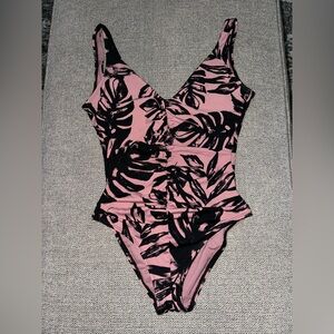 NWT MD Skye Pink and Black Palm Print One Piece Swimsuit